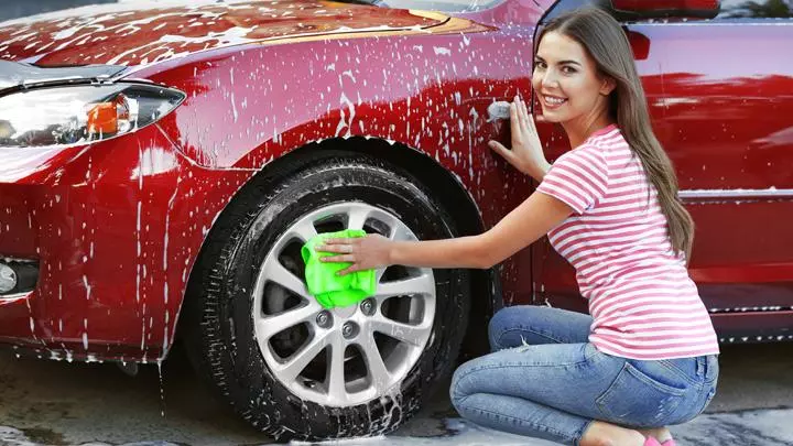 Urutan mencuci mobil yang benar
